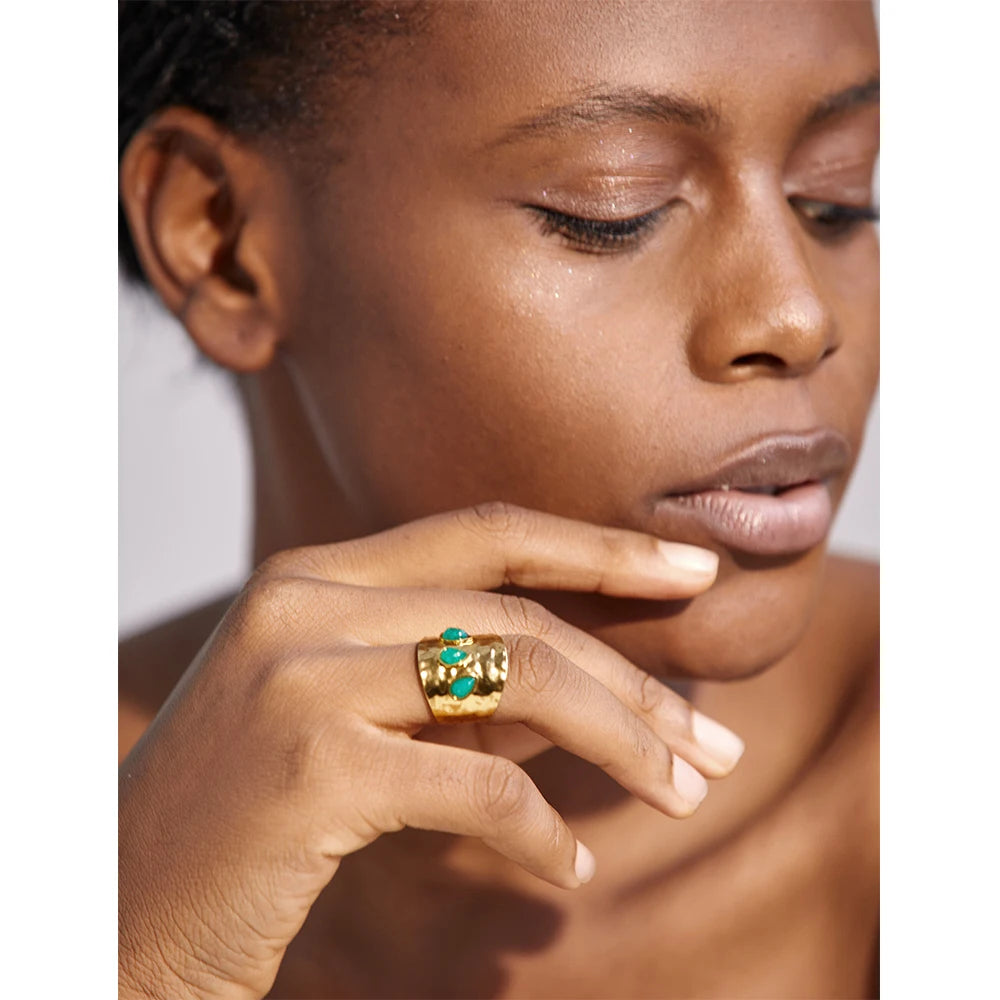 Bague plaqué or avec 3 pierres naturelles vertes Duchesse - Ma boutique
