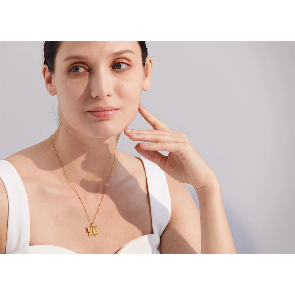 Collier papillon or avec perles Elara - Ma boutique