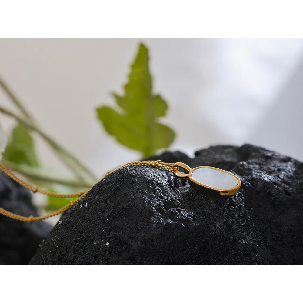 Collier plaqué or avec coquillage naturel Thalassa - Ma boutique