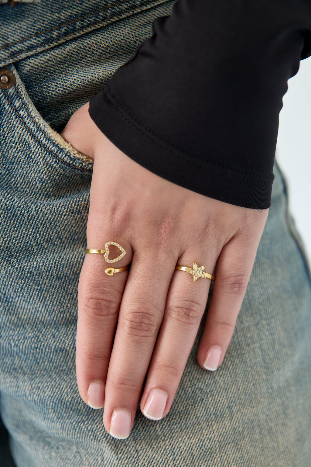 Bague minimaliste ajustable avec étoile en strass