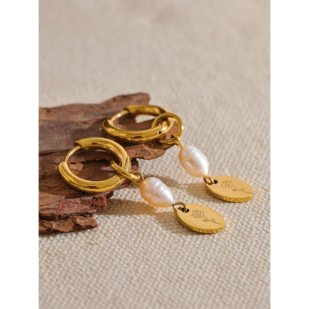 Boucle d'oreille créole pendante avec perle naturelle La Rosa - Ma boutique