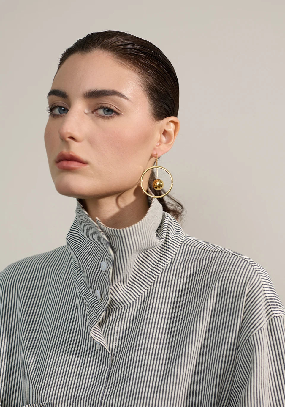 Boucle d'oreille pendante ronde - Ahria - Ma boutique