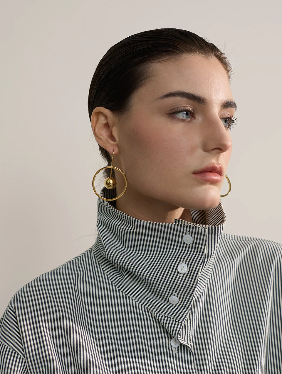 Boucle d'oreille pendante ronde - Ahria - Ma boutique
