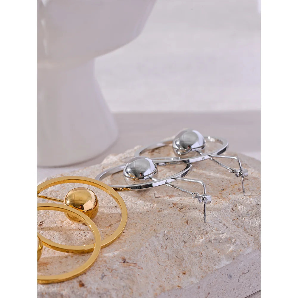 Boucle d'oreille pendante ronde - Ahria - Ma boutique