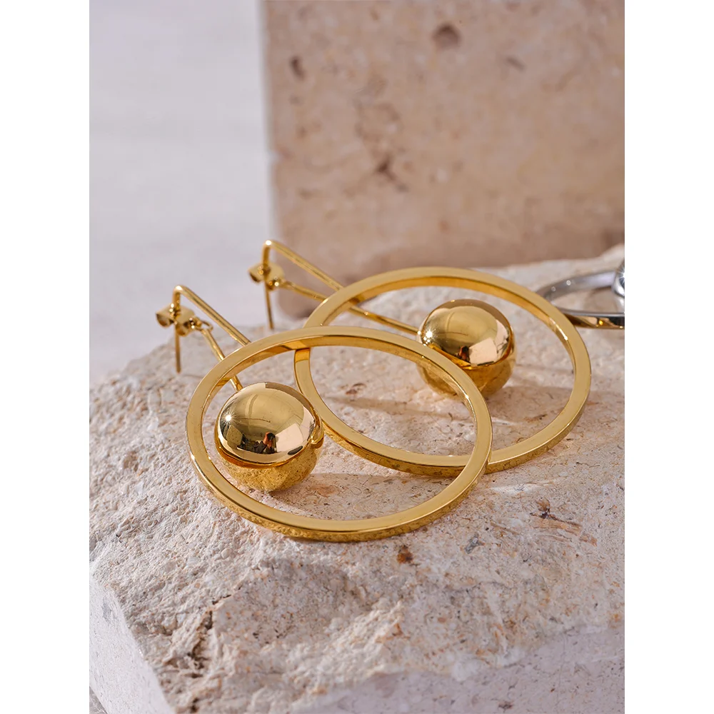 Boucle d'oreille pendante ronde - Ahria - Ma boutique