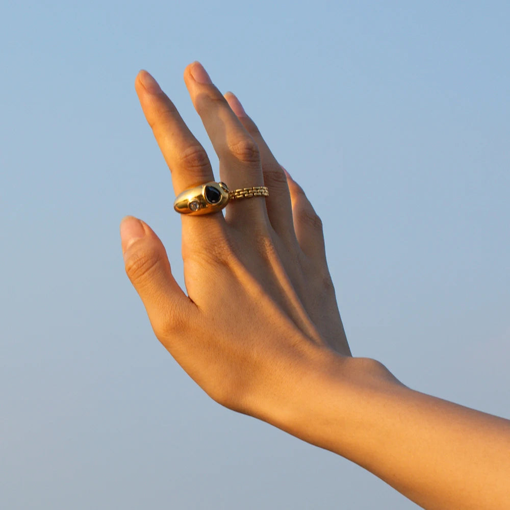 Bague avec pierre noire et blanche Céleste | Atelier des bijoux