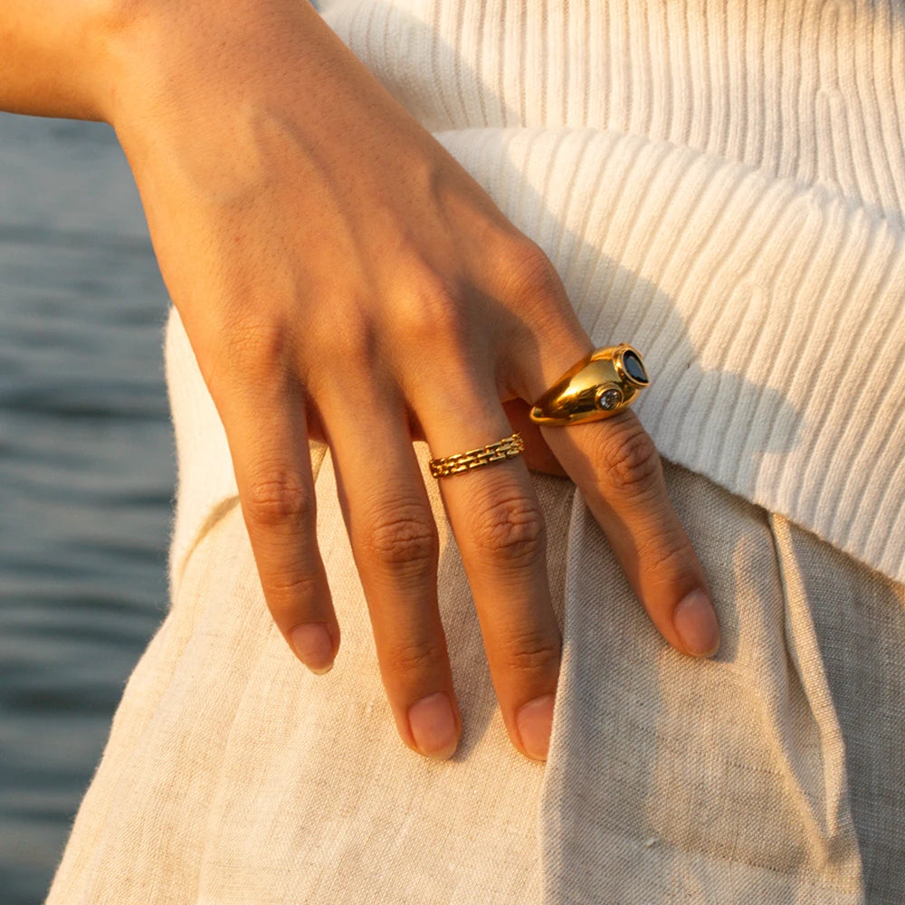 Bague avec pierre noire et blanche Céleste | Atelier des bijoux