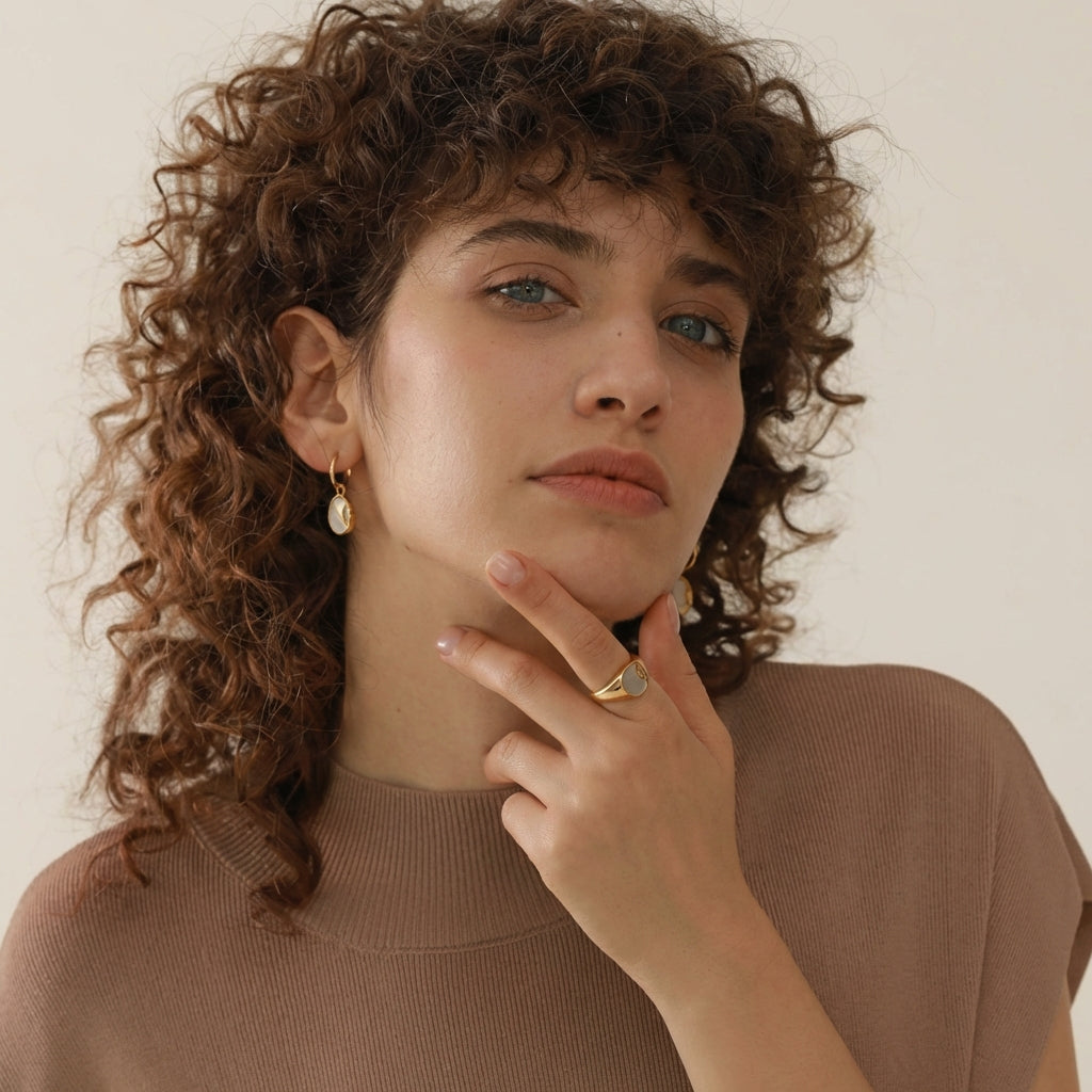 Boucle d'oreille créole pendante Luna - L'atelier des bijoux