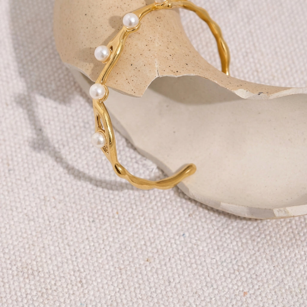 Bracelet jonc à perles blanches Luminara - L'atelier des bijoux