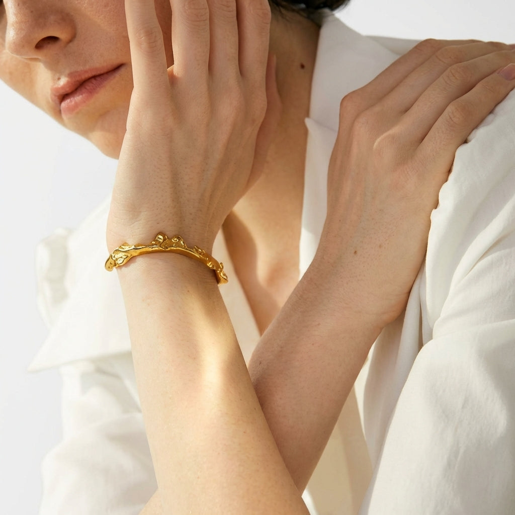 Bracelet jonc martelé Astralis - L'atelier des bijoux
