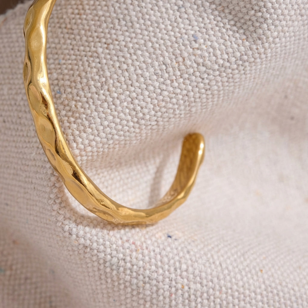 Bracelet jonc martelé Nebula - L'atelier des bijoux