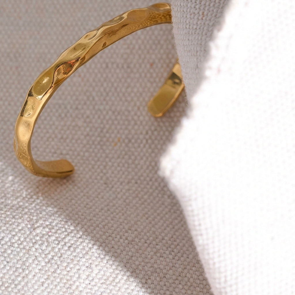 Bracelet jonc martelé Nebula - L'atelier des bijoux