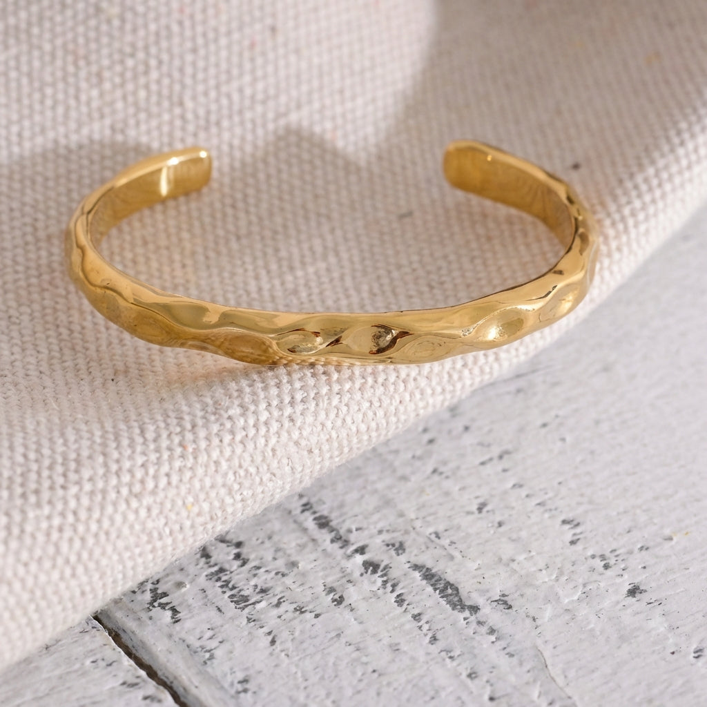 Bracelet jonc martelé Nebula - L'atelier des bijoux