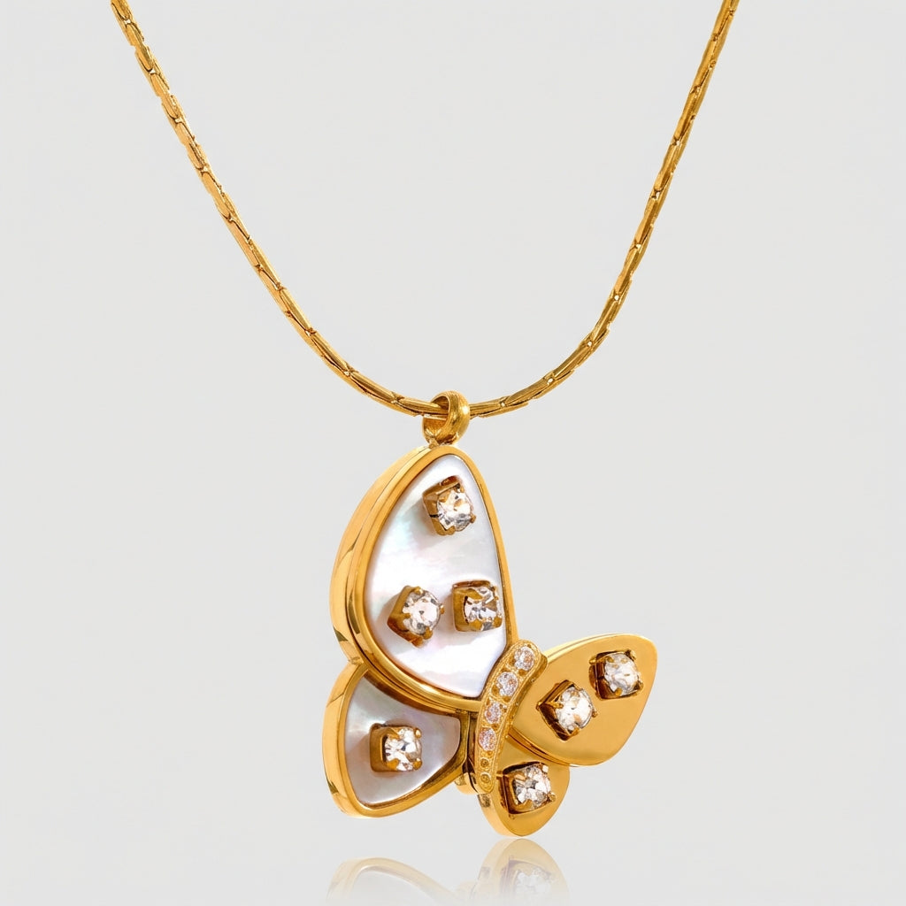 Collier papillon avec coquillage naturel et zircon Vega - L'atelier des bijoux