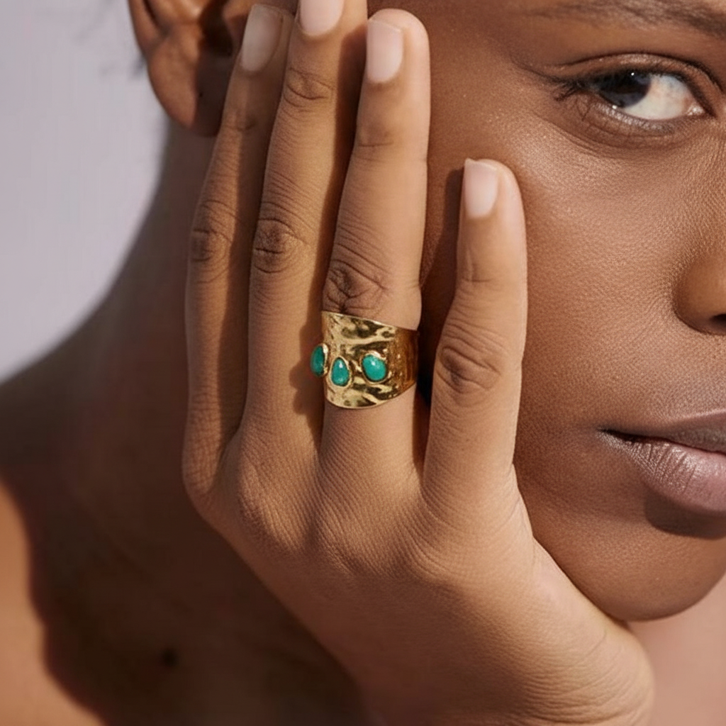Bague plaqué or avec 3 pierres naturelles vertes Duchesse pour femme - Atelier des bijoux