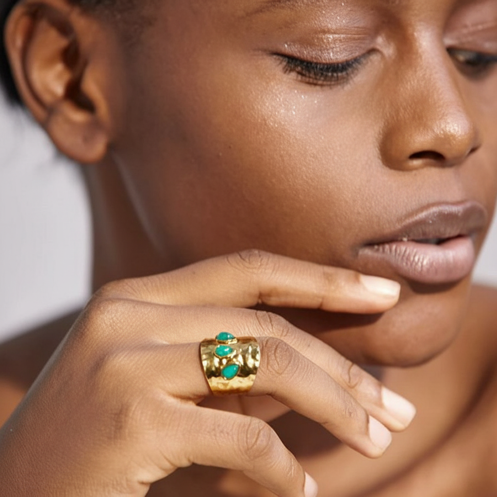 Bague plaqué or avec 3 pierres naturelles vertes Duchesse pour femme - Atelier des bijoux