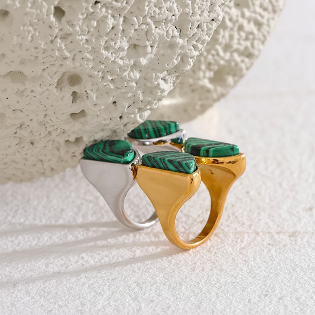 Bague ouverte avec pierre naturelle malachite verte Maureen pour femme - Atelier des bijoux