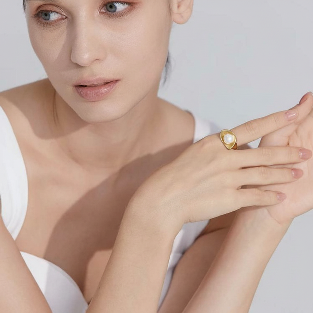 Bague plaqué or avec perle d'eau douce Candide pour femme - Atelier des bijoux