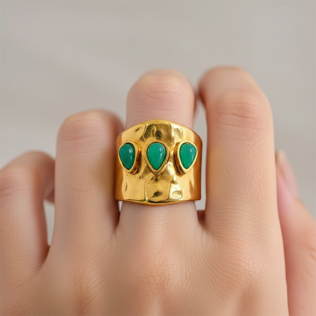 Bague plaqué or avec 3 pierres naturelles vertes Duchesse pour femme - Atelier des bijoux